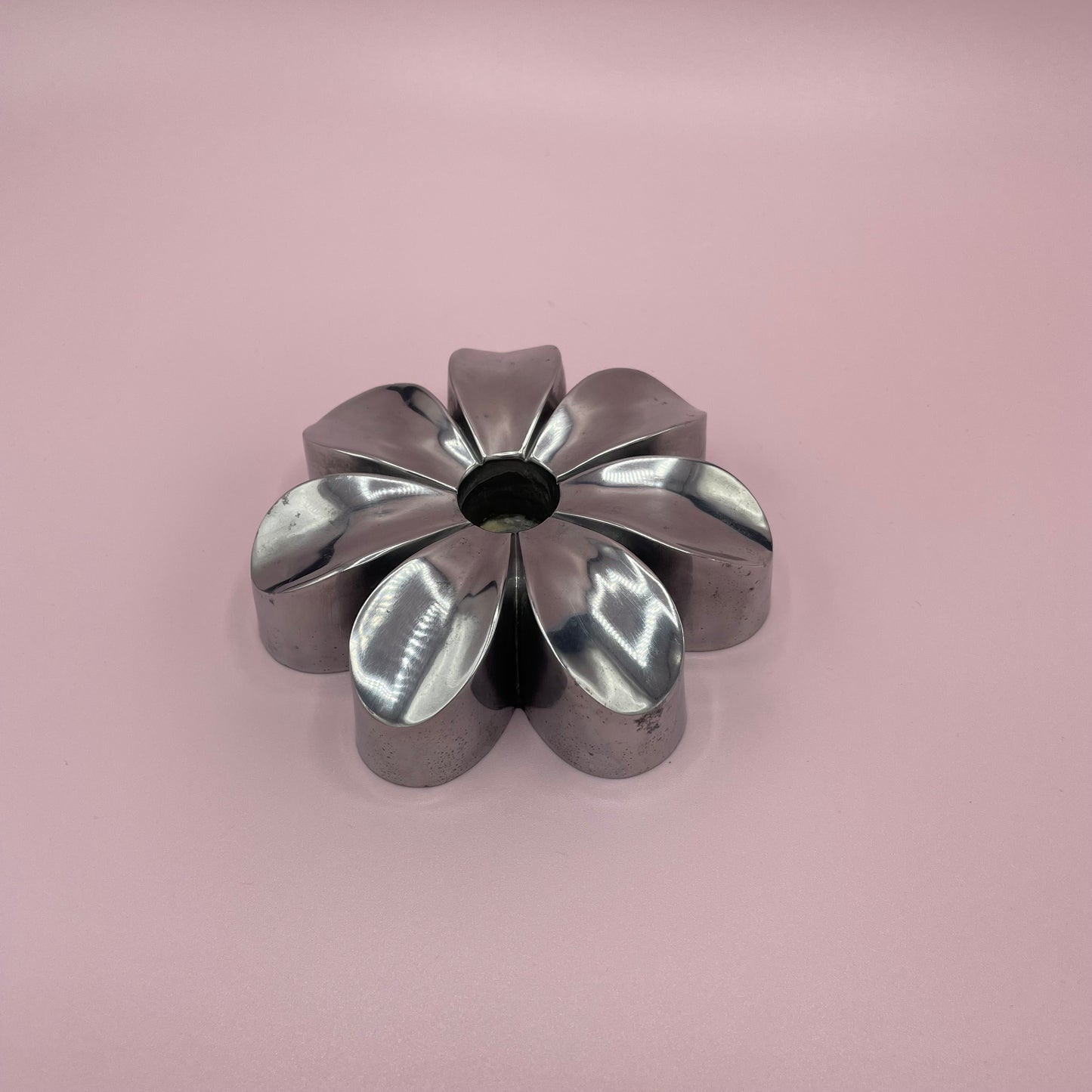 Flower Shaped Candle Holder Aluminium