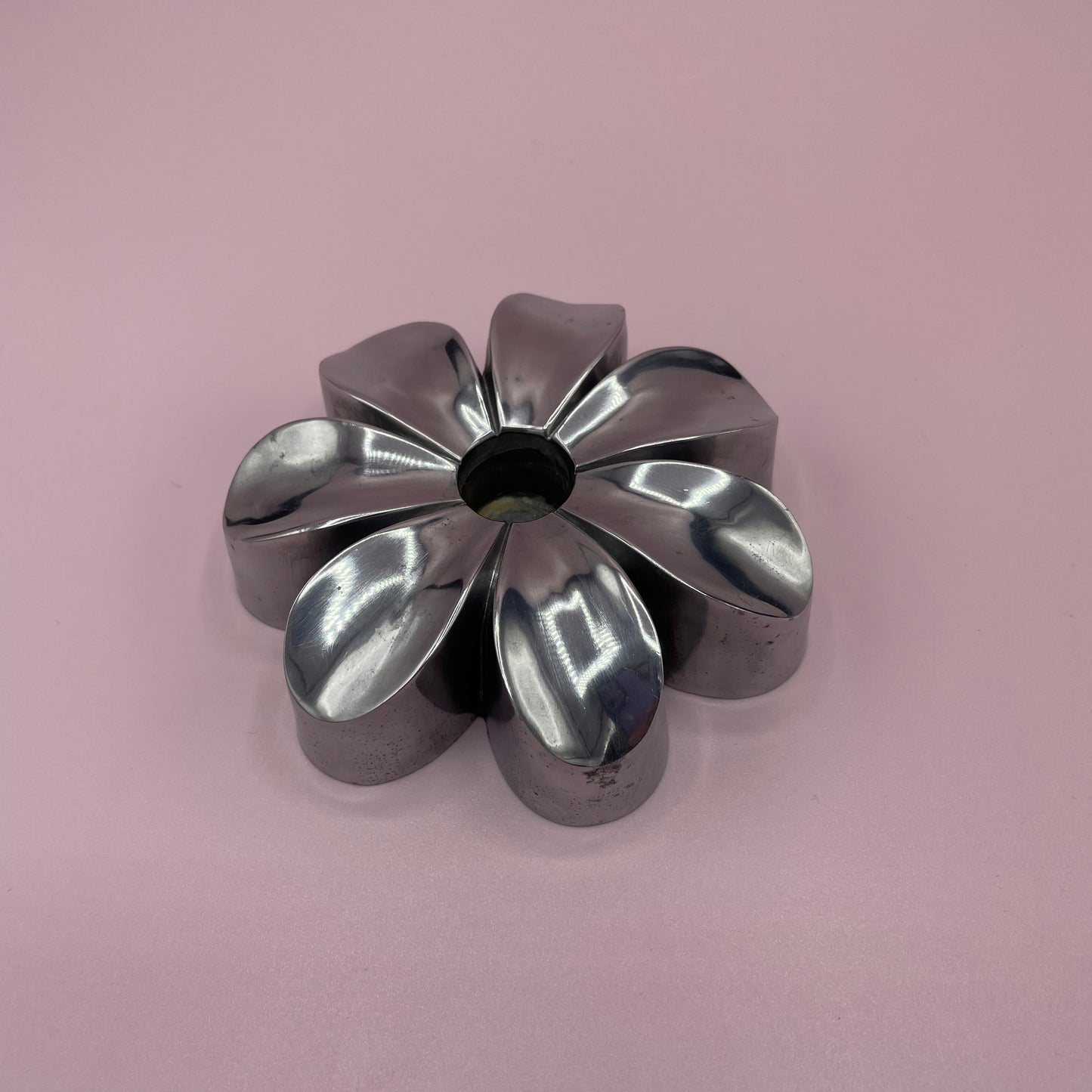 Flower Shaped Candle Holder Aluminium