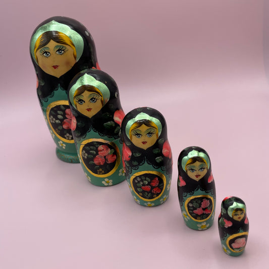 Russian nesting Dolls (5)