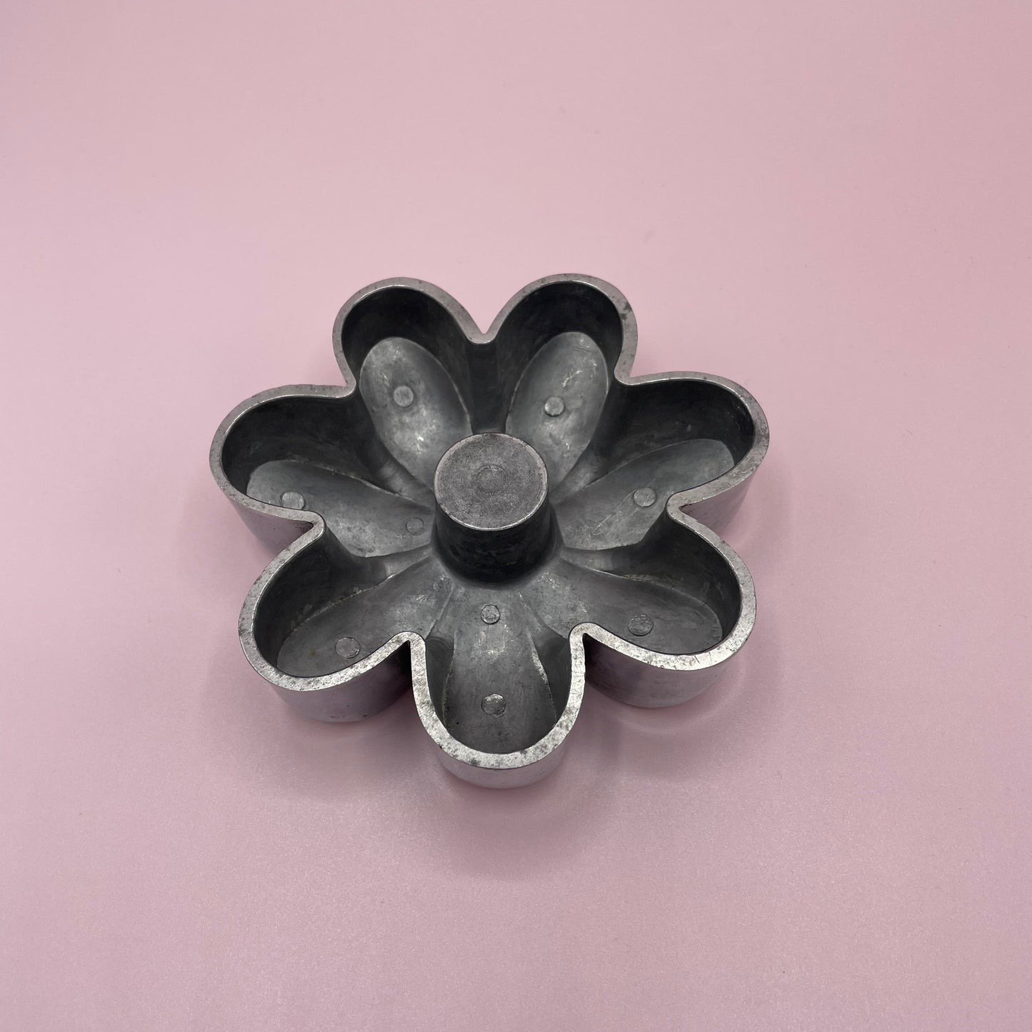 Flower Shaped Candle Holder Aluminium