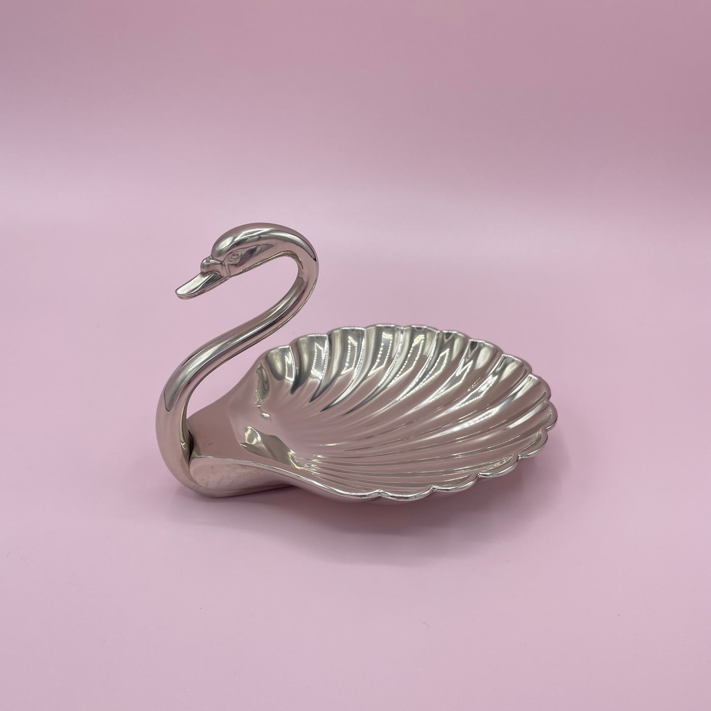 Silver Scallop Swan Ashtray