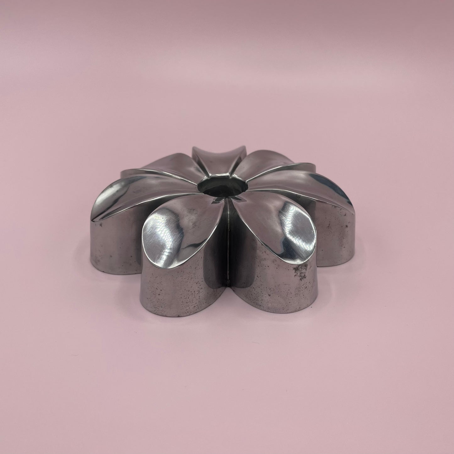 Flower Shaped Candle Holder Aluminium