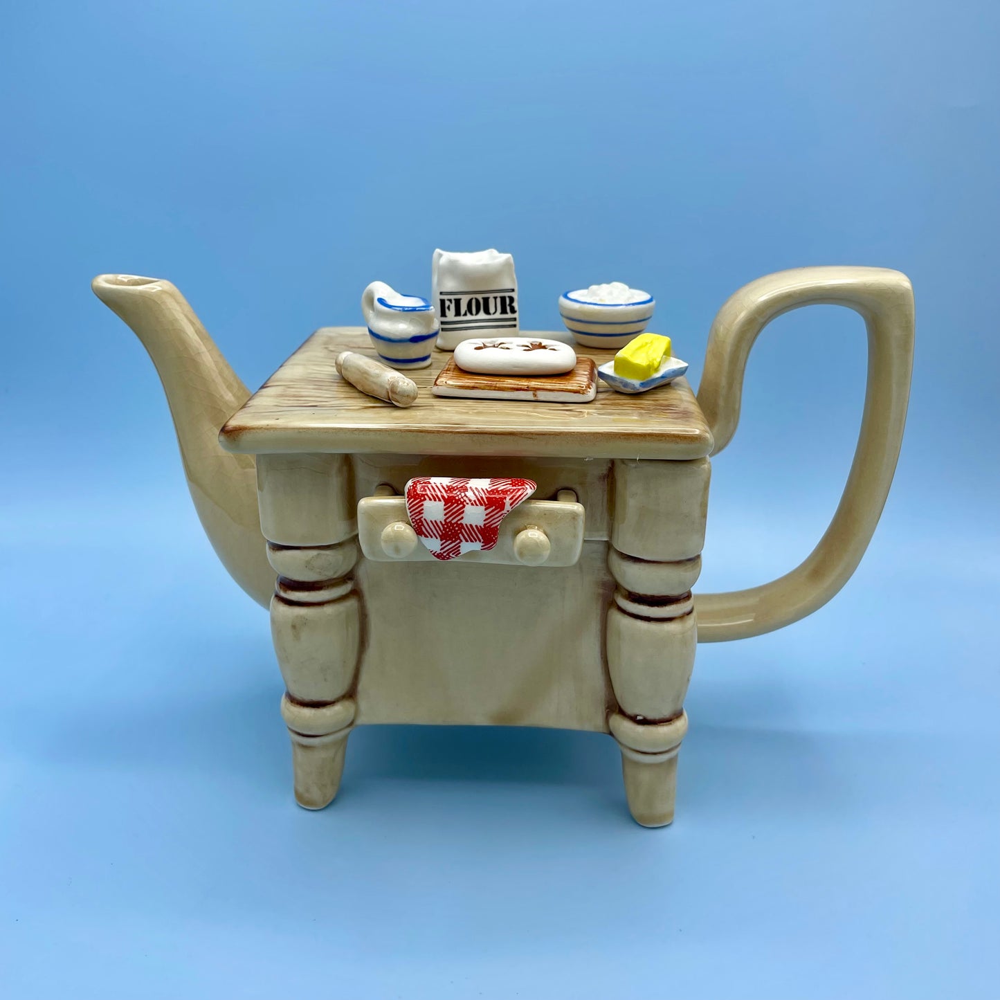 Baking Scene Teapot