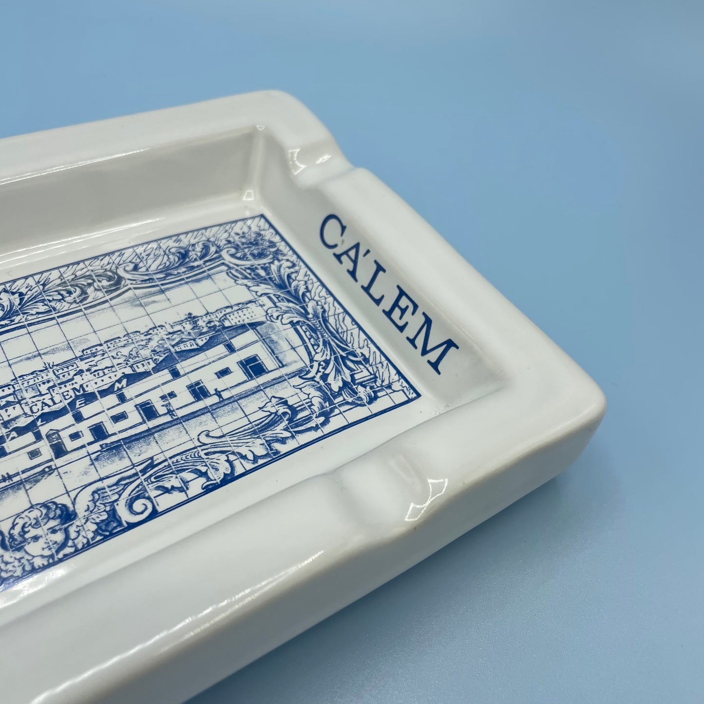 White & Blue Ca'lem Ashtray