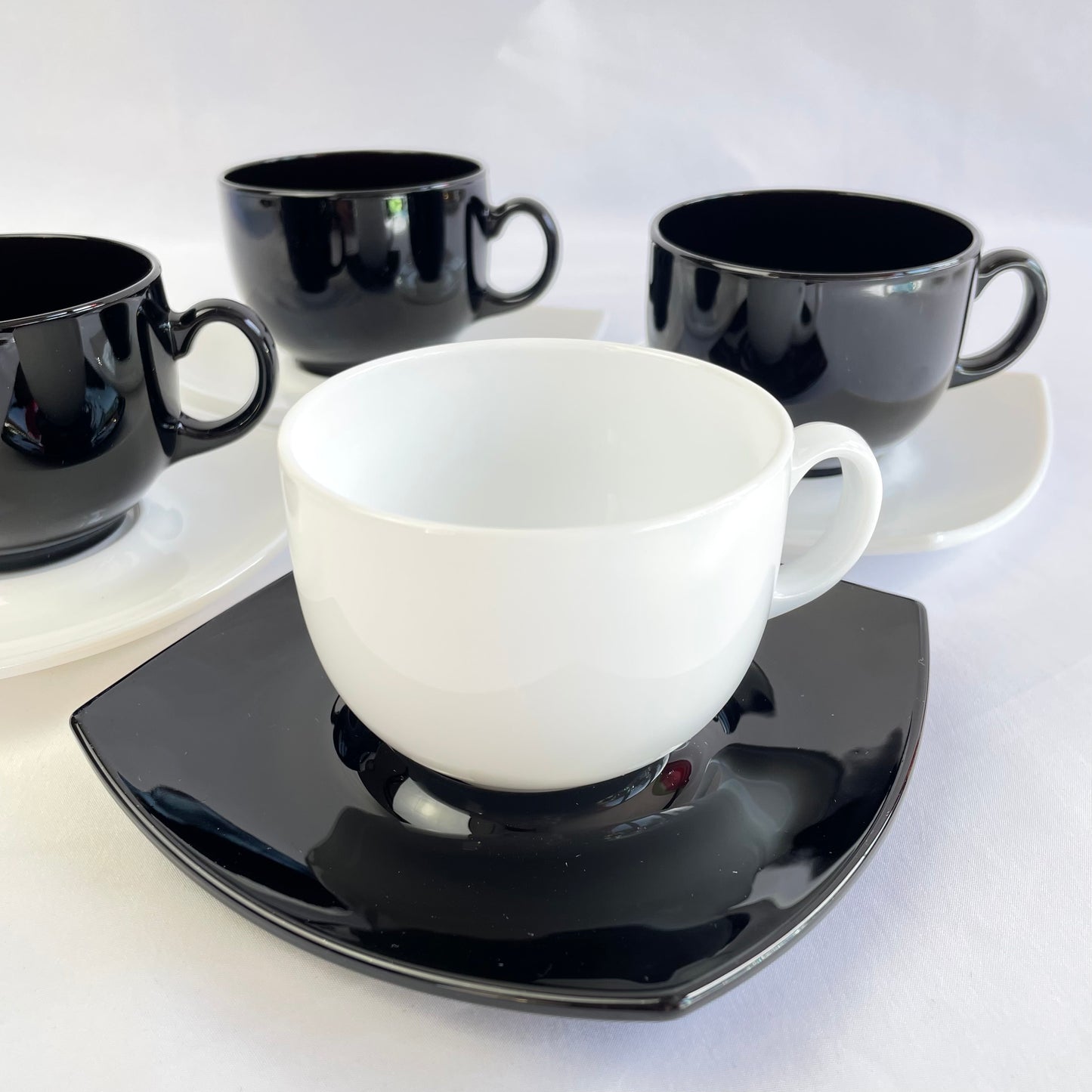 Arcopal Tea Set Black & White