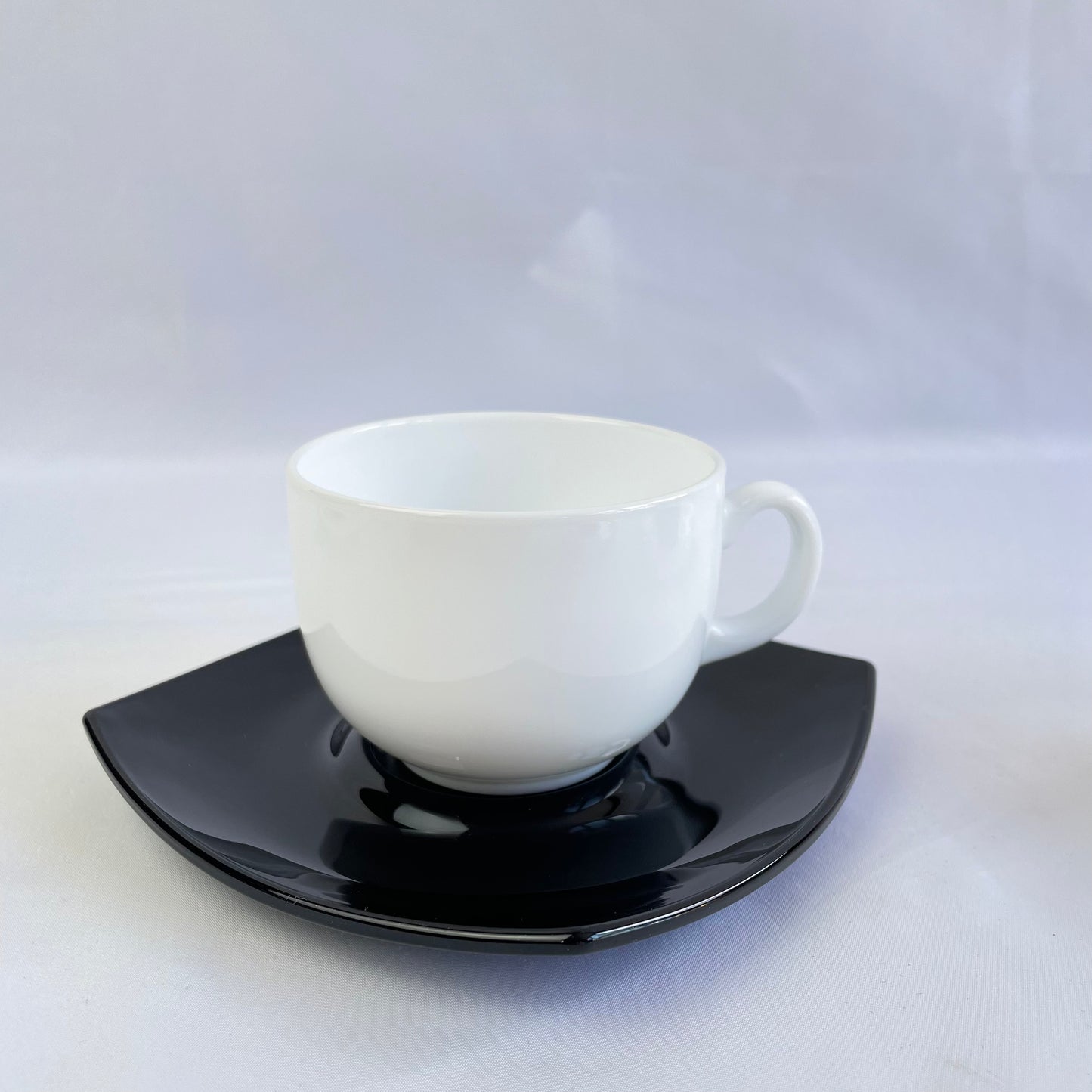 Arcopal Tea Set Black & White